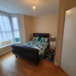 Apartment Zone 2 Three Bedroom, London
