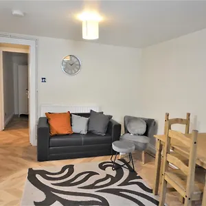 Apartment Modern One Bedroom, London