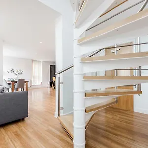 Apartment Excel Majestic, London