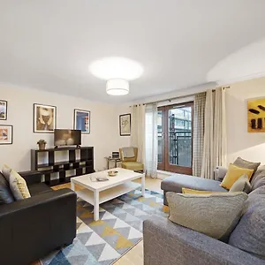 Apartment 2 Bed Chic Near Shoreditch & Liverpool St Free Wifi & Parking By Aparts, London
